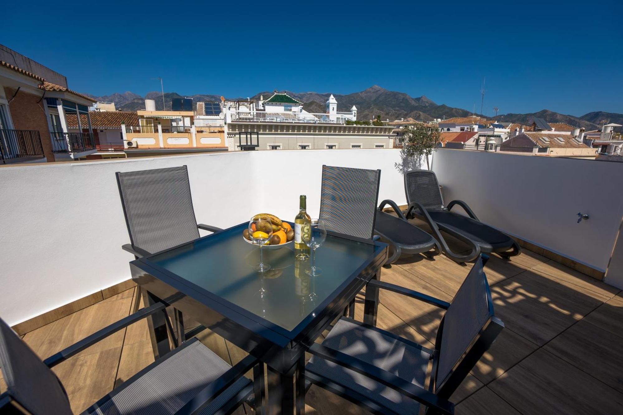Apartamentos Kronox Nerja Eksteriør bilde